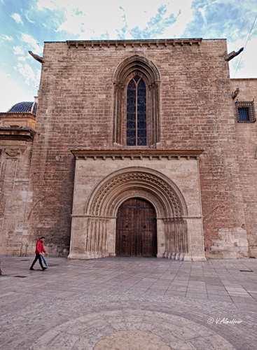 Puerta de la Almoina de la catedral de Valencia (f4-1/60-10mm-iso100)